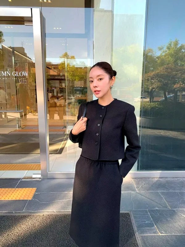 Elegant and Minimalist Women's Jacket, Fashionable and Versatile