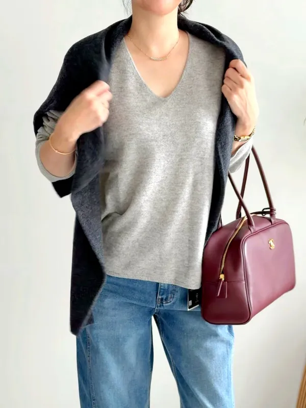 Elegant and Minimalist V-Neck Sweater, Comfortable and Versatile