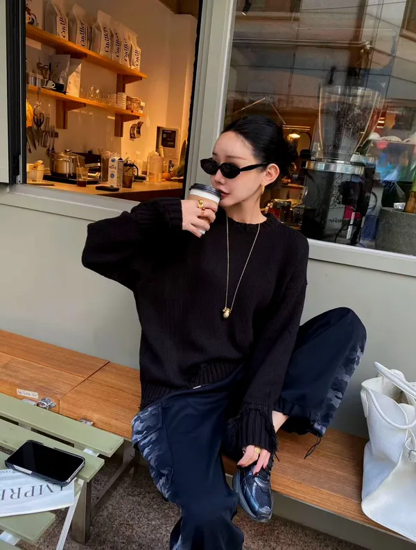 Chic Versatile Black Sweater for Effortless Elegance
