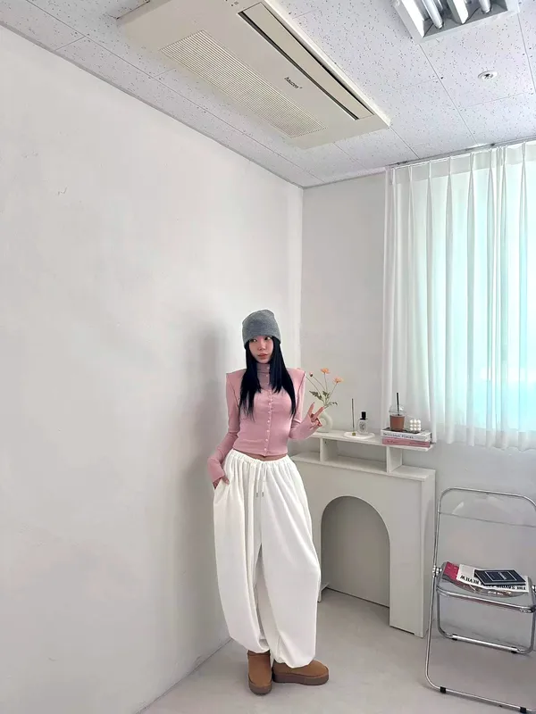 Fashionable and Versatile Women's T-Shirt, Comfortable and Breathable, Perfect for Spring and Summer