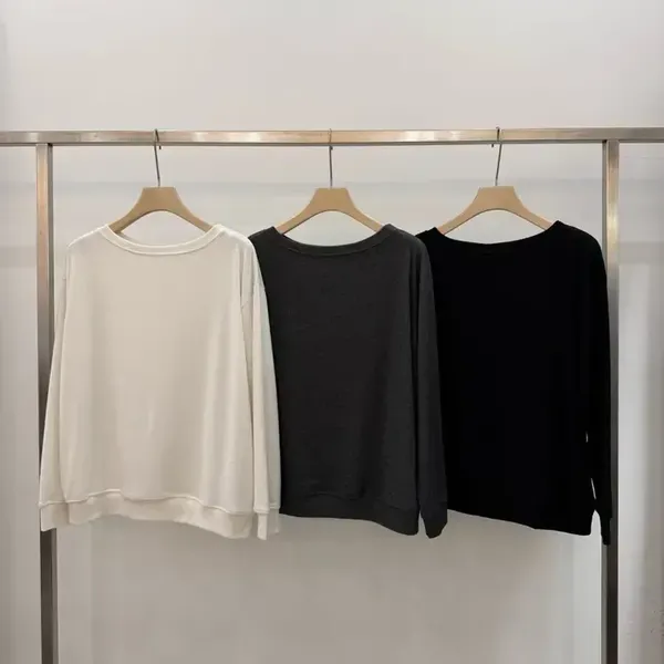 Casual Loose-Fit Long Sleeve T-Shirt in Minimalist Style