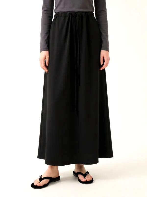 Stylish Black High-Waisted Maxi Skirt - Effortlessly Matches Various Styles