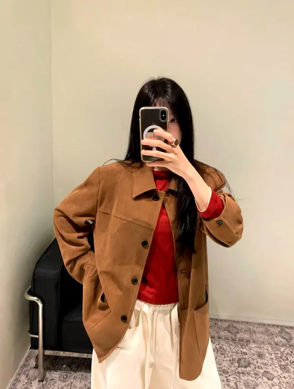เสื้อแจ็คเก็ตผู้หญิงสไตล์ทันสมัย - อบอุ่นและสบายสำหรับฤดูใบไม้ร่วงและฤดูหนาว