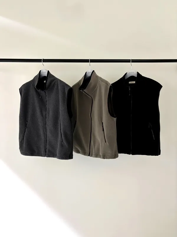 Stylish Women's Sleeveless Jacket - Warm and Comfortable for Any Occasion