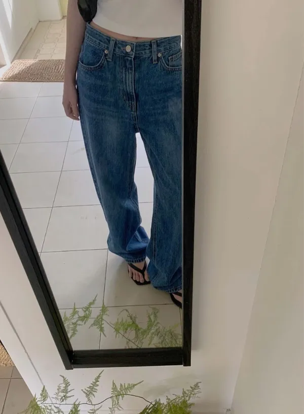 Stylish Loose Denim Pants for a Comfortable Casual Look