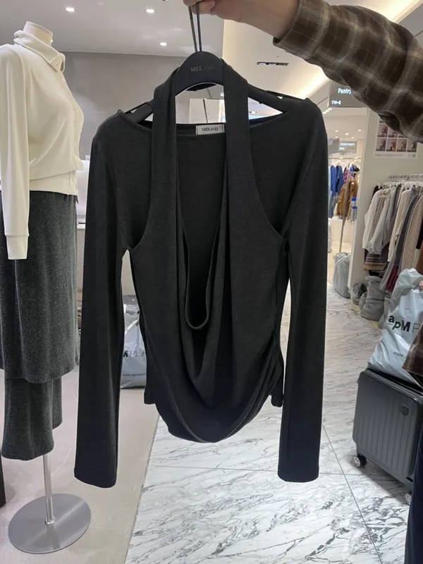 Stylish Minimalist Black Long Sleeve Top, Comfortable and Breathable