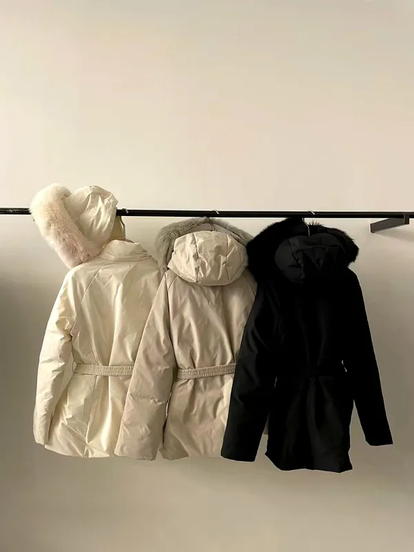 時尚女裝羽絨服，保暖又顯瘦，輕松搭配