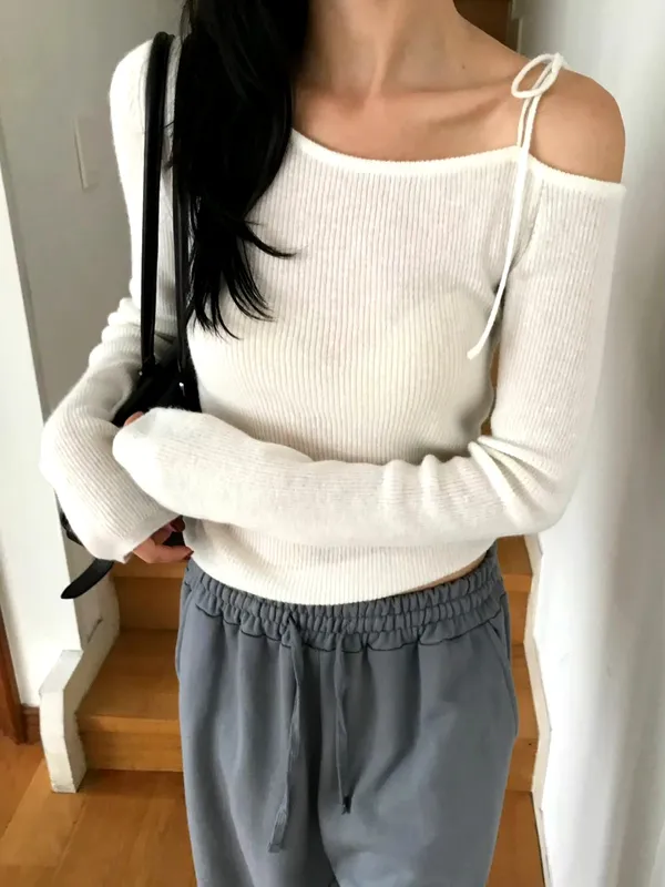 Elegant Off-Shoulder Knit Top, Comfortable and Versatile