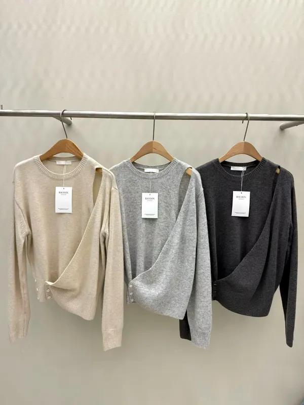 Stylish and Minimalist Knit Sweater, Comfortable and Versatile for Fall and Winter