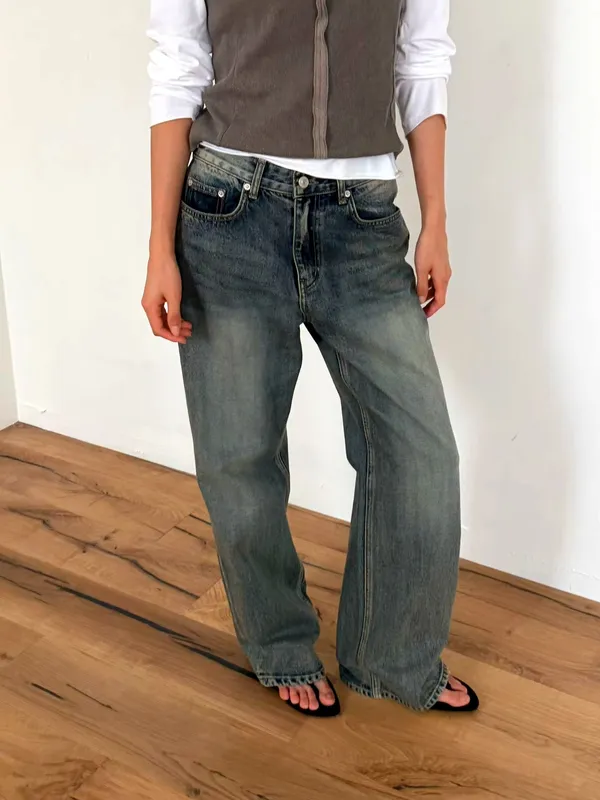 Seluar Jeans Longgar Bergaya - Selesa dan Serbaguna untuk Menunjukkan Gaya Unik Anda