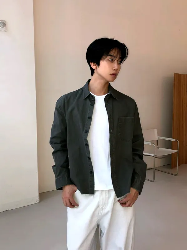 Stylish Men's Casual Top - Comfortable and Versatile