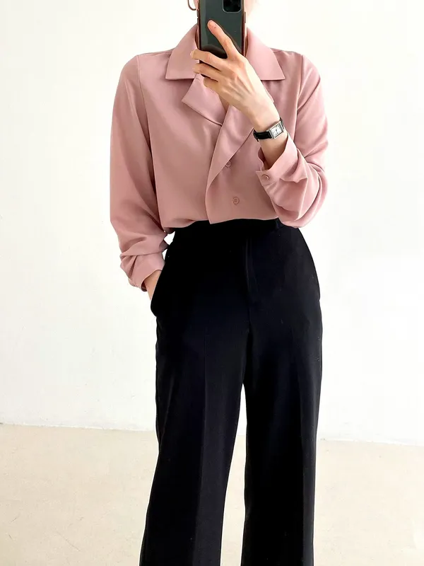 Elegant Women's Top, Lightweight and Comfortable