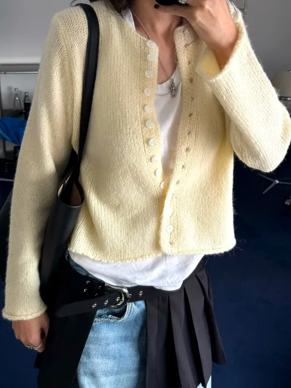 Fashionable Women's Cardigan - Comfortable and Versatile for Spring and Autumn