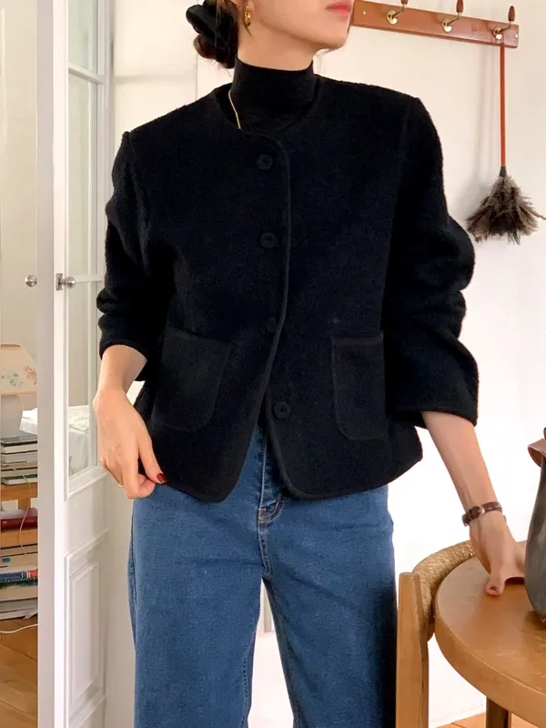 Stylish and Minimalist Women's Jacket, Elegant and Comfortable