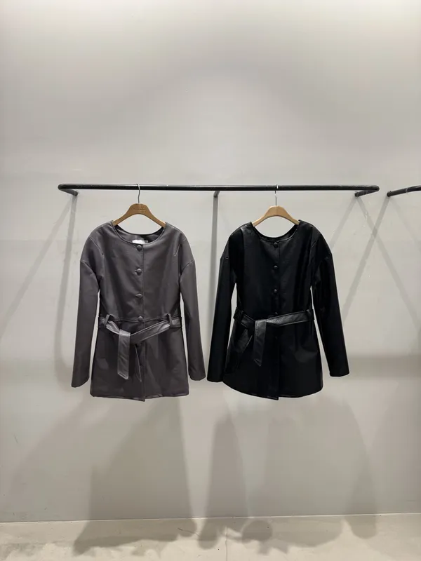 Stylish Minimalist Long Sleeve Jacket - Elevate Your Elegance