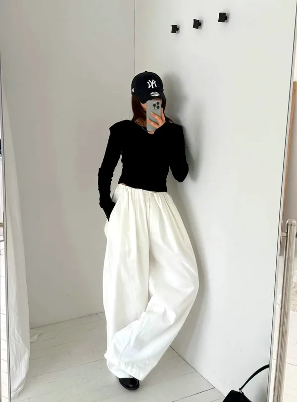 Trendy Loose White Women's Pants - Comfortable and Versatile