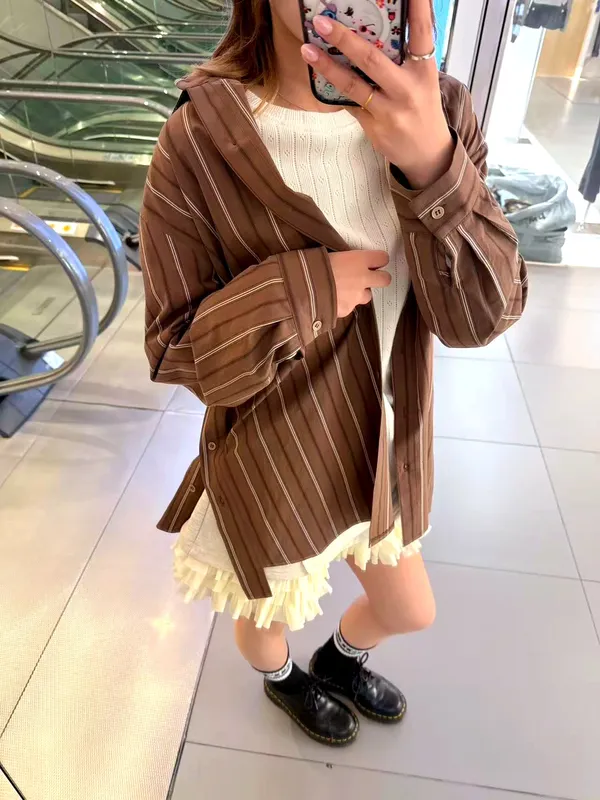 Stylish Striped Women's Top - Effortlessly Match with Various Styles