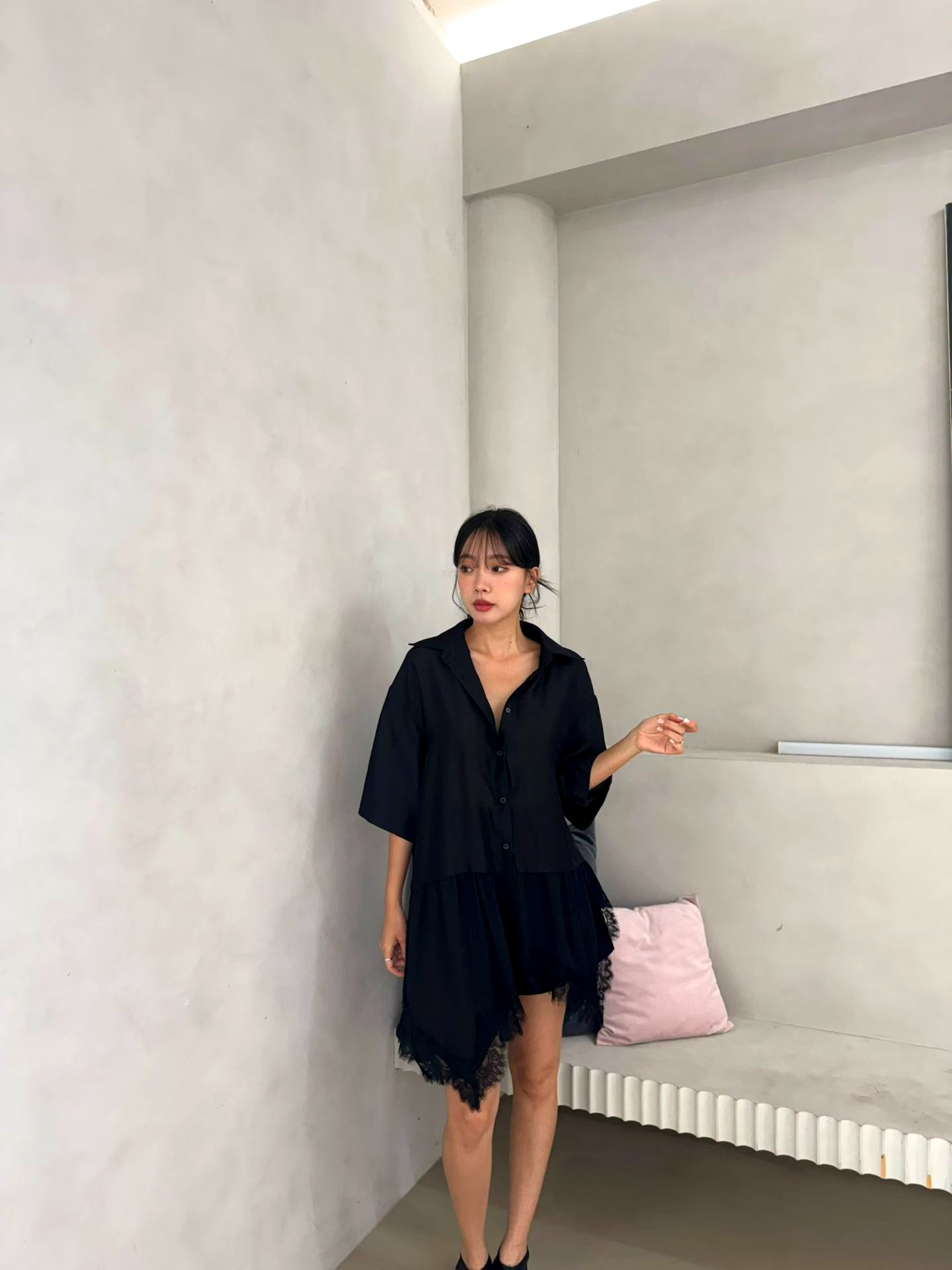 스타일리시한 블랙 여성 탑, 가벼우며 통기성이 뛰어나 여름에 적합 - 신상품 출시