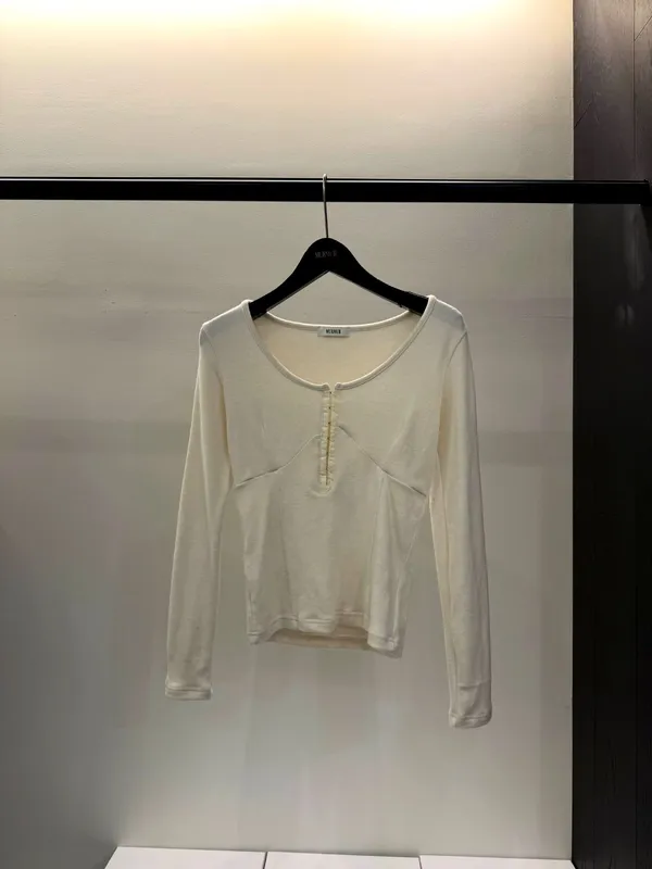 Minimalist Style Women's Long Sleeve T-Shirt, Comfortable and Versatile