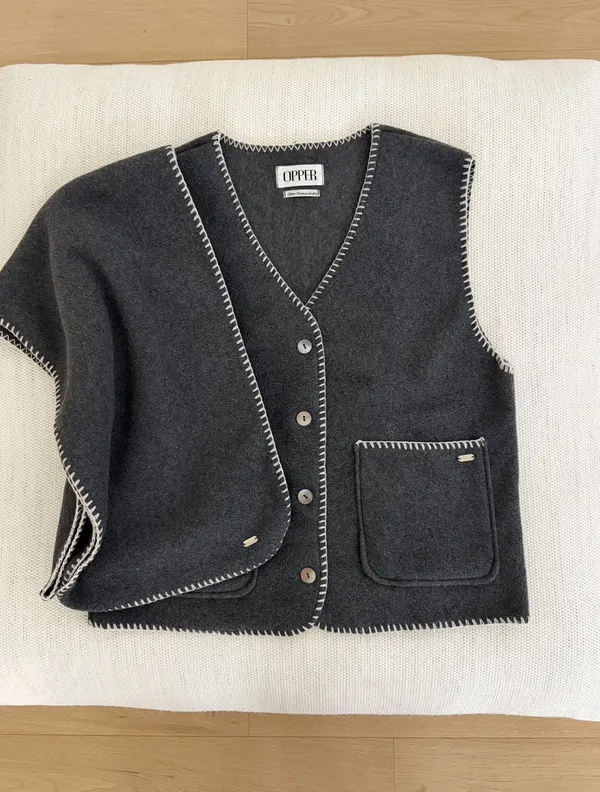 Stylish and Minimalist Wool Vest, Elegant and Versatile