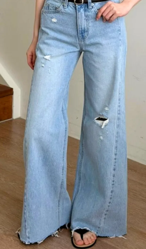Trendy High-Waisted Ripped Loose Jeans - Showcase Your Unique Charm