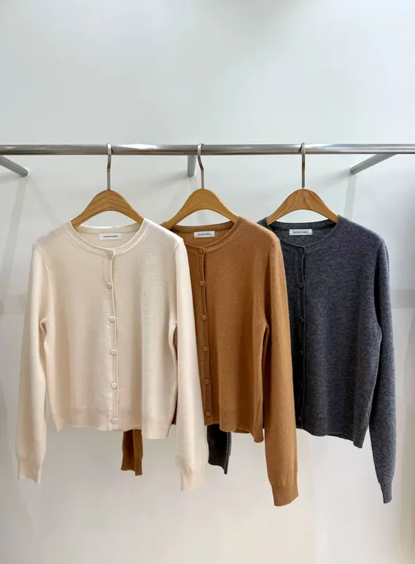 Elegant Women's Cardigan, Lightweight and Comfortable, Versatile Fashion