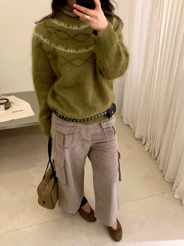 Warm and Cozy Knitted Sweater Top, Perfect for Fall and Winter Outfits