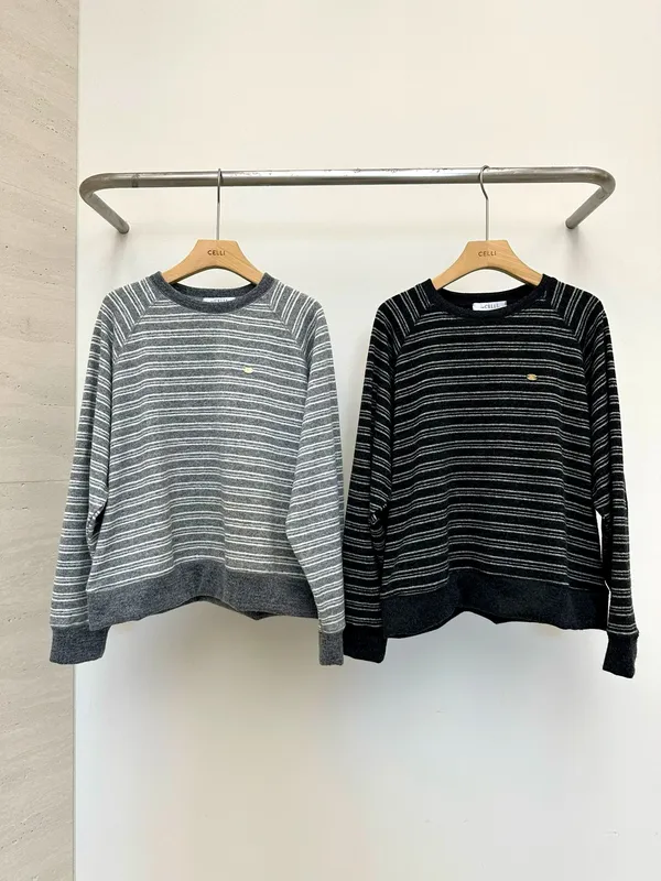 Stylish Striped Women's Top - Comfort Meets Fashion