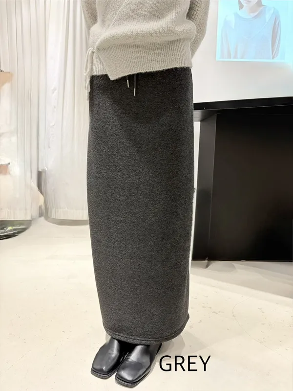 Elegant Long Knit Dress with Slim Fit in Gray