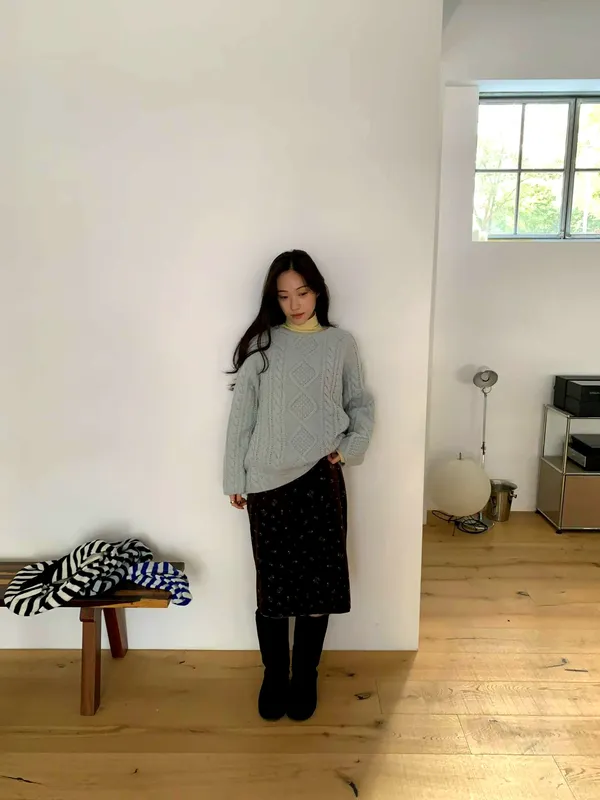 Elegant Knit Mini Skirt to Showcase Your Charming Curves
