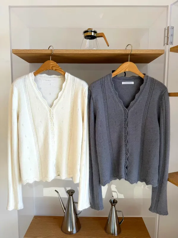 Chic Women's Cardigan - An Elegant and Comfortable Choice