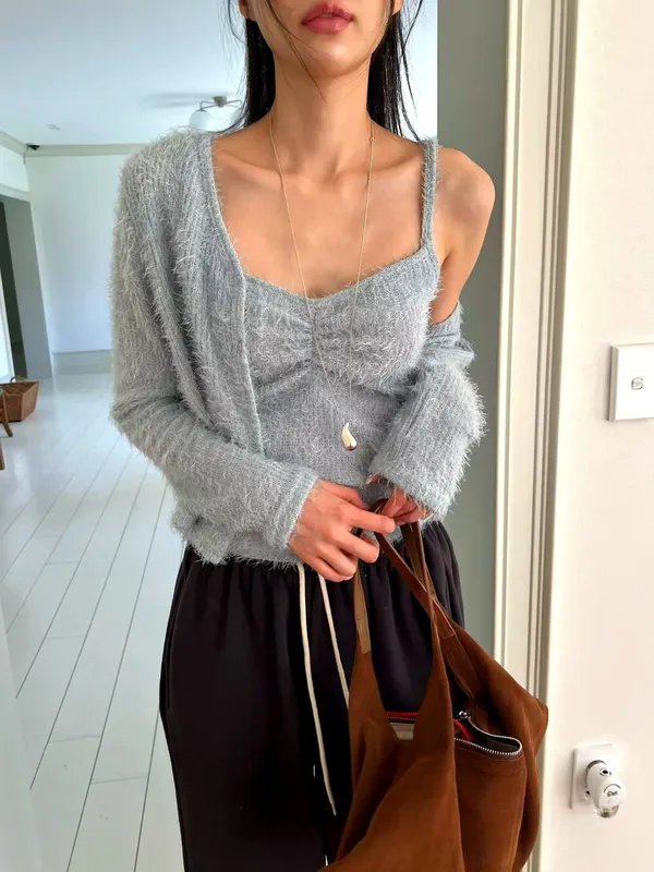 Soft and Comfortable Women's Top with Lightweight Knit Design