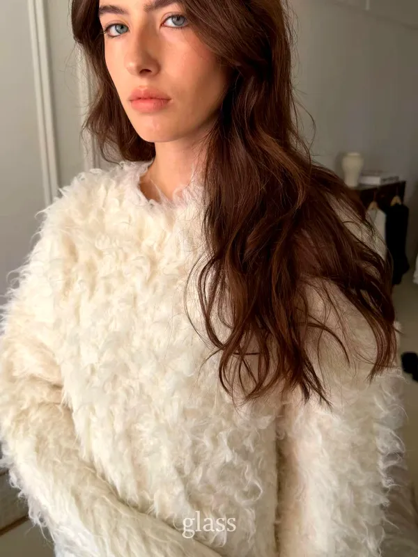 Soft and Cozy Sweater to Warm Your Every Day