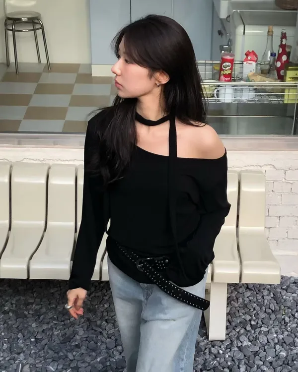 Stylish Black Off-Shoulder Top, Exuding Elegance