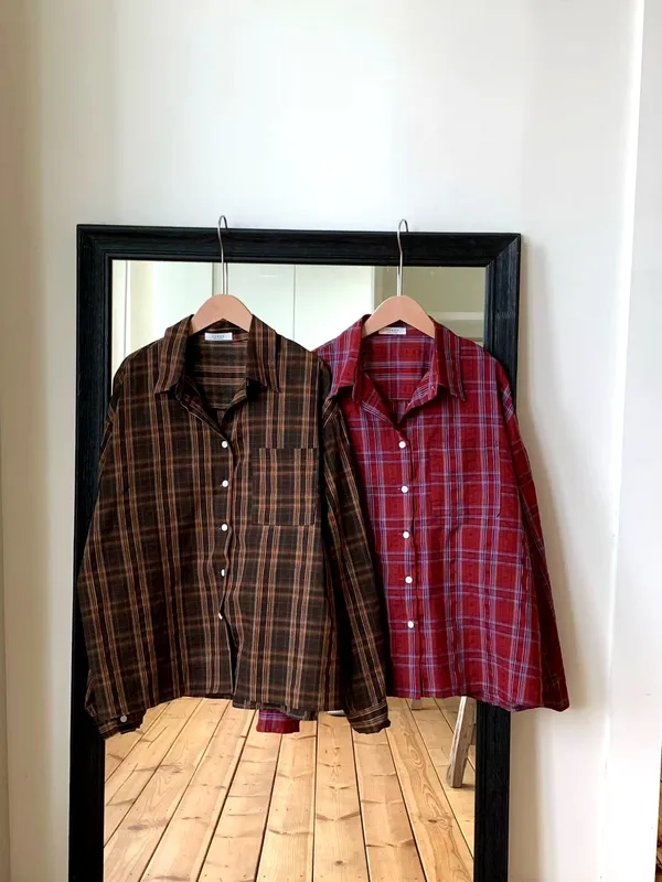 Stylish Plaid Women's Top, Comfortable and Breathable, Perfect with Jeans