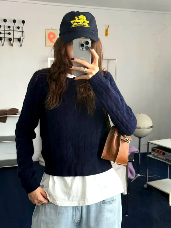 Fashionable Versatile Women's Sweater, Comfortable Knit, Perfect Choice for Fall and Winter