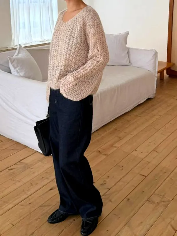 Soft Knit V-Neck Top, Comfortable and Versatile