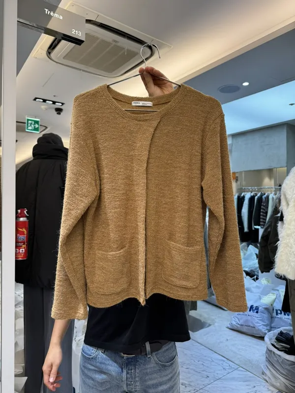 Stylish and Minimalist Cardigan Jacket, Soft and Comfortable, Perfect Match