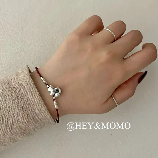 Stylish Minimalist Women's Bracelet, A Must-Have for Elegant Charm Bracelet