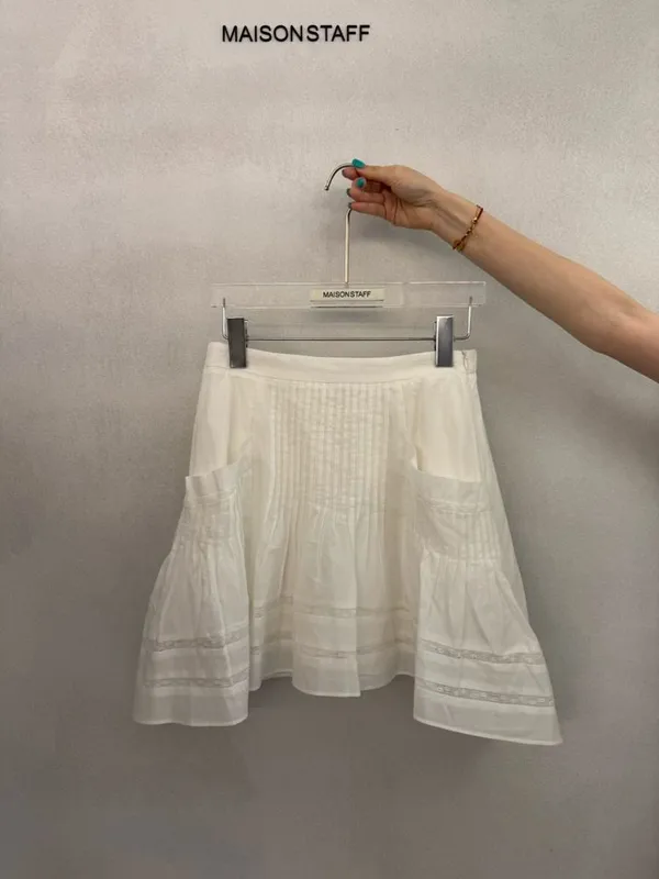 Fresh and Versatile White Mini Skirt, Lightweight and Breathable, A Summer Essential