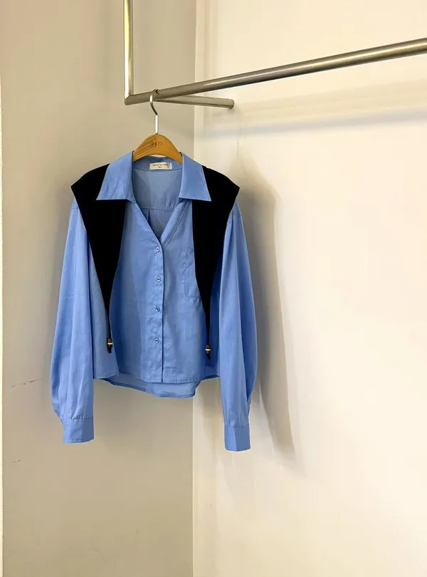 Elegant Blue Shirt, Fashionable and Versatile for Any Occasion