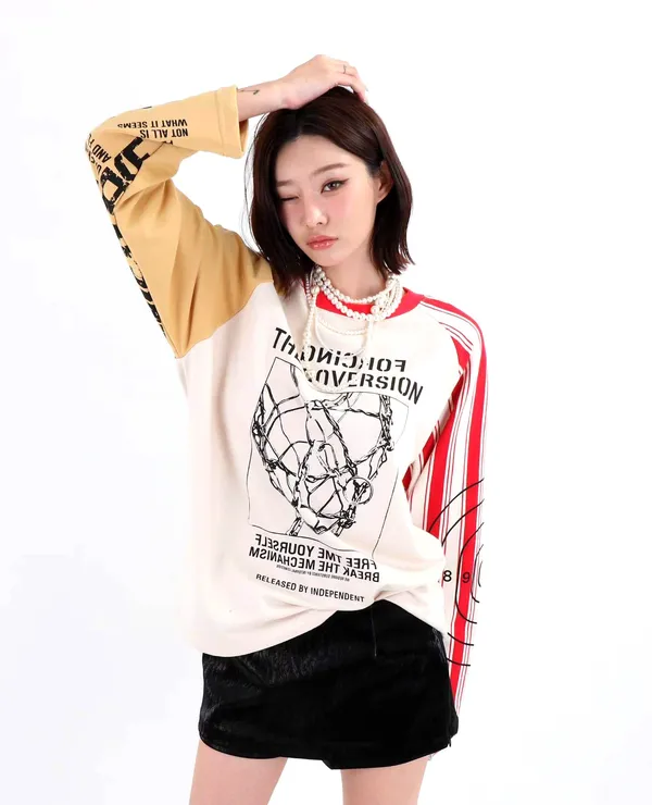 Fashionable Color-Block Long Sleeve T-Shirt with Unique Print Design