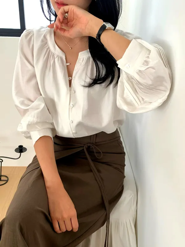 Elegant White Shirt T-Shirt, Lightweight and Breathable, Perfect Match
