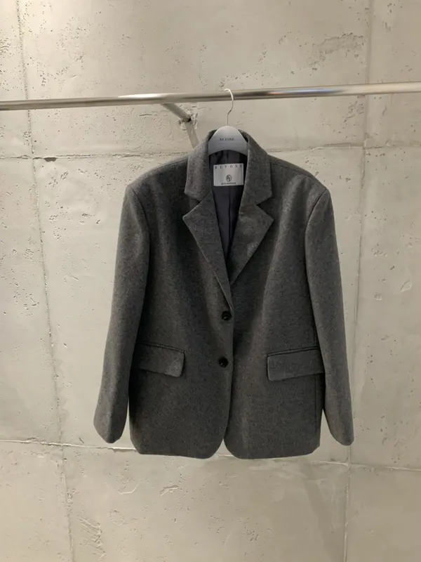 Elegant Gray Women's Blazer, Fashionable and Versatile