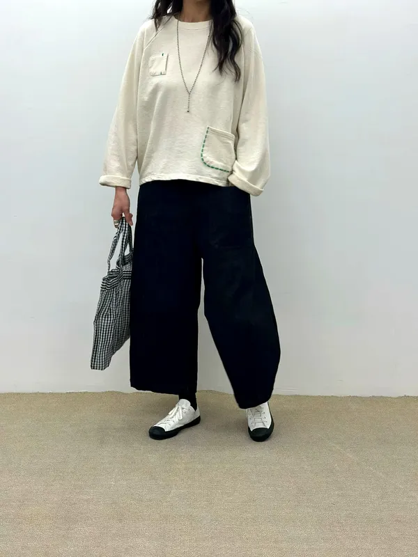 Minimalist style pocket design women's top