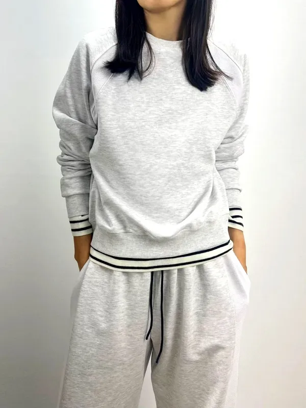 Stylish Casual Hoodie - Comfortable and Versatile for Everyday Wear