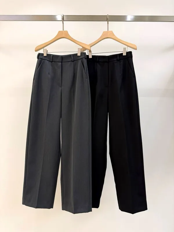 Stylish Women's Dress Pants, Elegant Cut, Comfortable Fabric