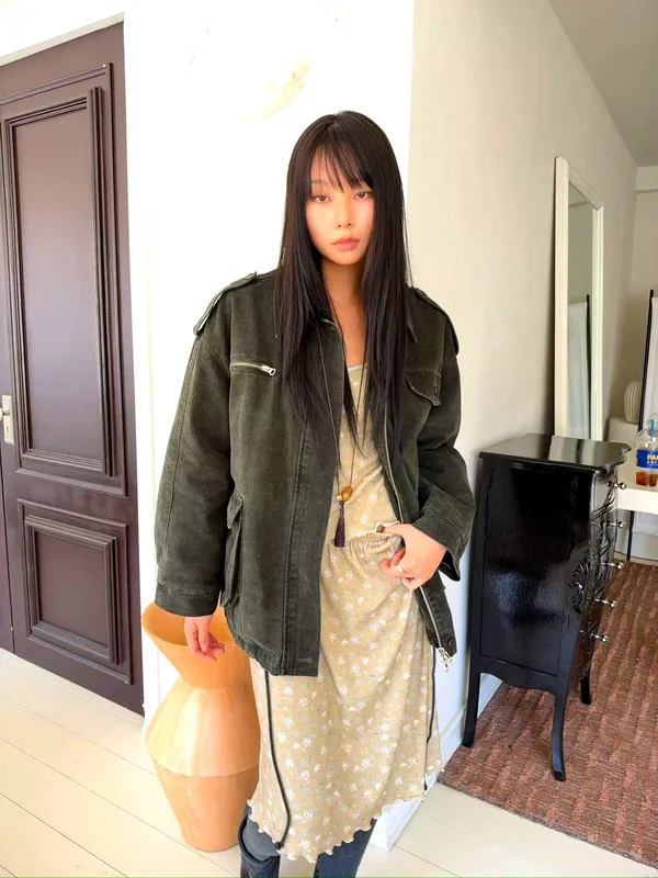 Stylish Women's Jacket - The Perfect Blend of Elegance and Personality