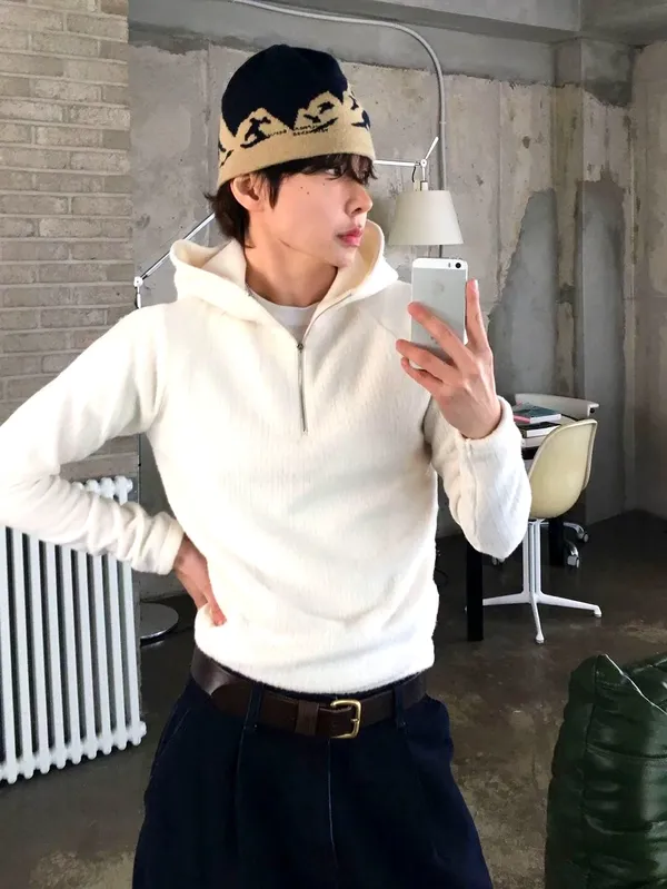 簡約風格男士拉鏈上衣，舒適百搭