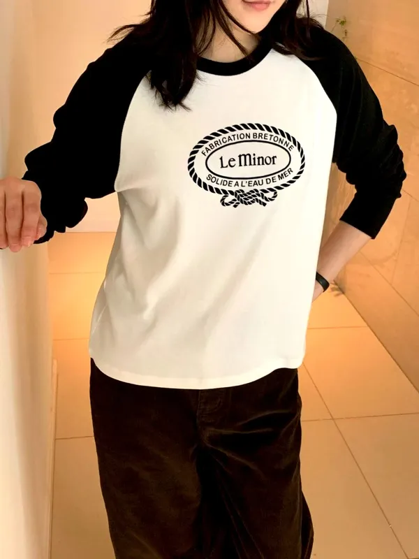 Classic Black and White Spliced Long Sleeve T-Shirt - Comfortable Casual Style